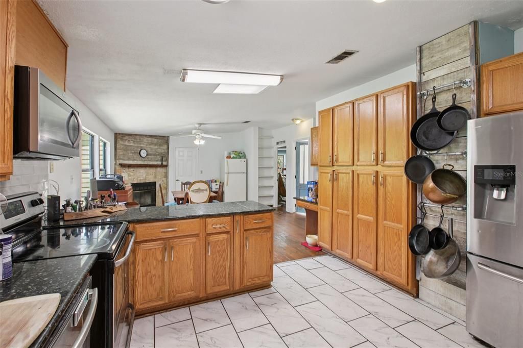 En Venta: $585,900 (3 camas, 2 baños, 1848 Pies cuadrados)