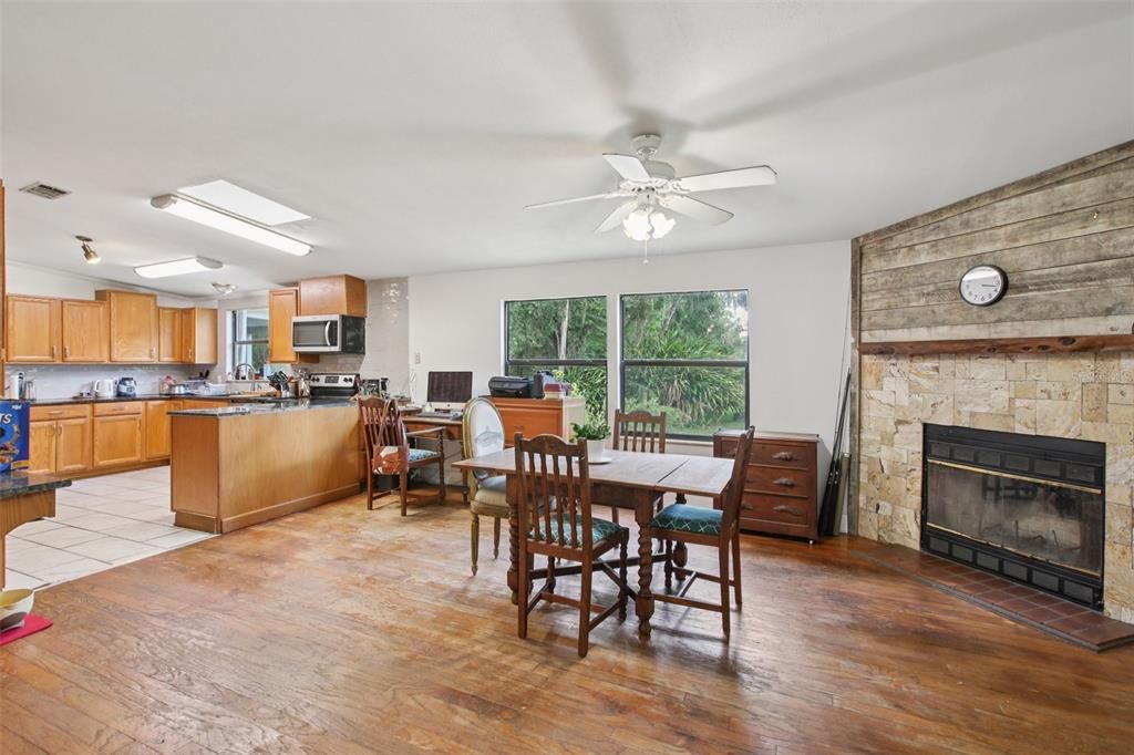 En Venta: $585,900 (3 camas, 2 baños, 1848 Pies cuadrados)