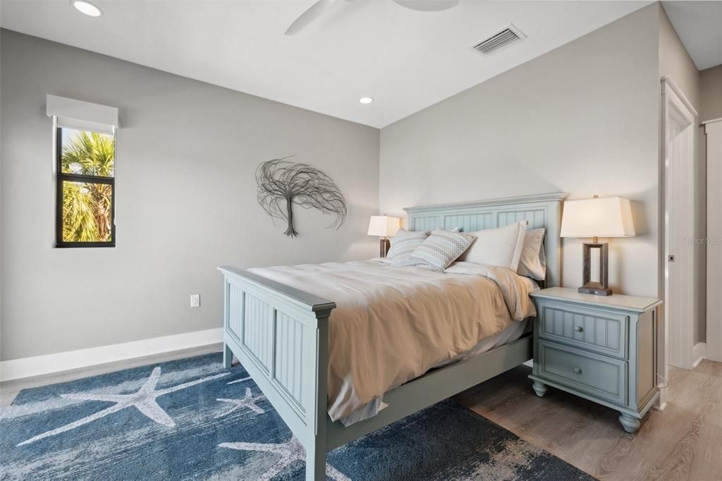 For Sale: $4,649,000 (10 beds, 0 baths, 6424 Square Feet)