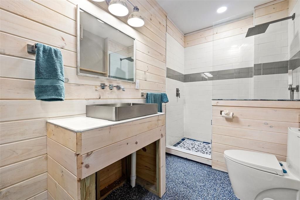 For Sale: $4,649,000 (10 beds, 0 baths, 6424 Square Feet)