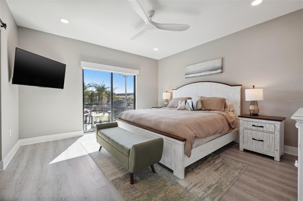 For Sale: $4,649,000 (10 beds, 0 baths, 6424 Square Feet)