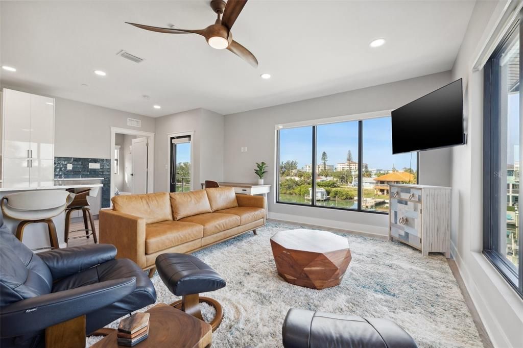 For Sale: $4,649,000 (10 beds, 0 baths, 6424 Square Feet)