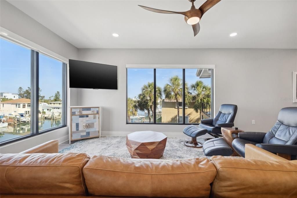 For Sale: $4,649,000 (10 beds, 0 baths, 6424 Square Feet)