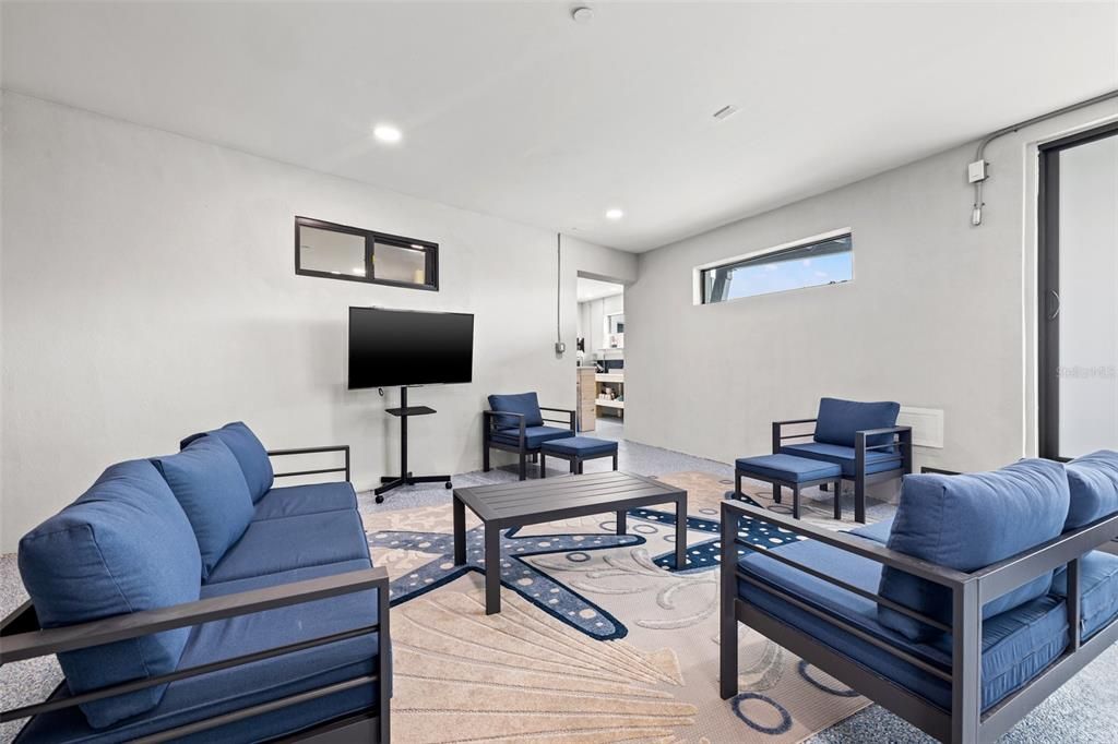 For Sale: $4,649,000 (10 beds, 0 baths, 6424 Square Feet)