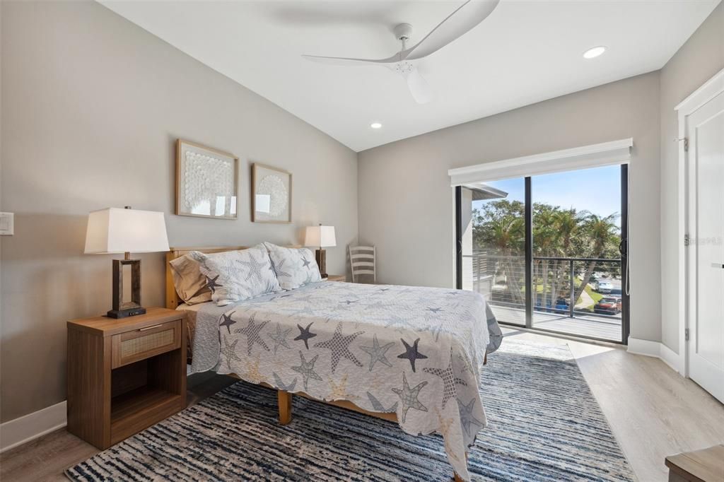 For Sale: $4,649,000 (10 beds, 0 baths, 6424 Square Feet)