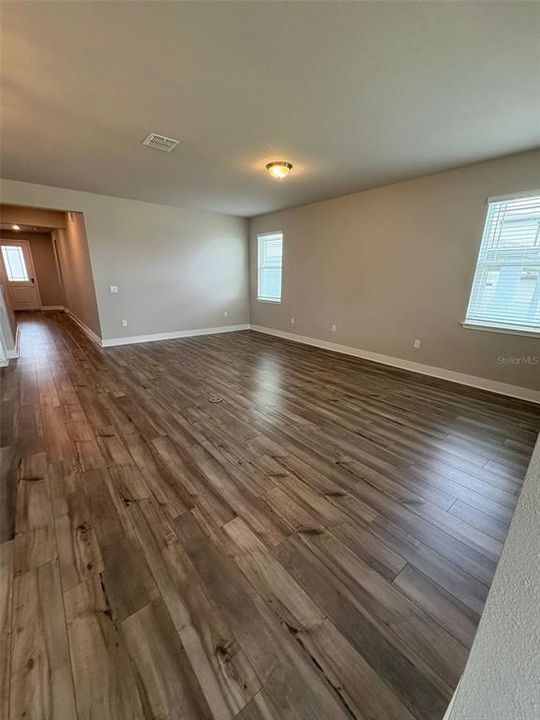 Под контрактом: $510,000 (4 спален, 3 ванн, 2185 Квадратных фут)