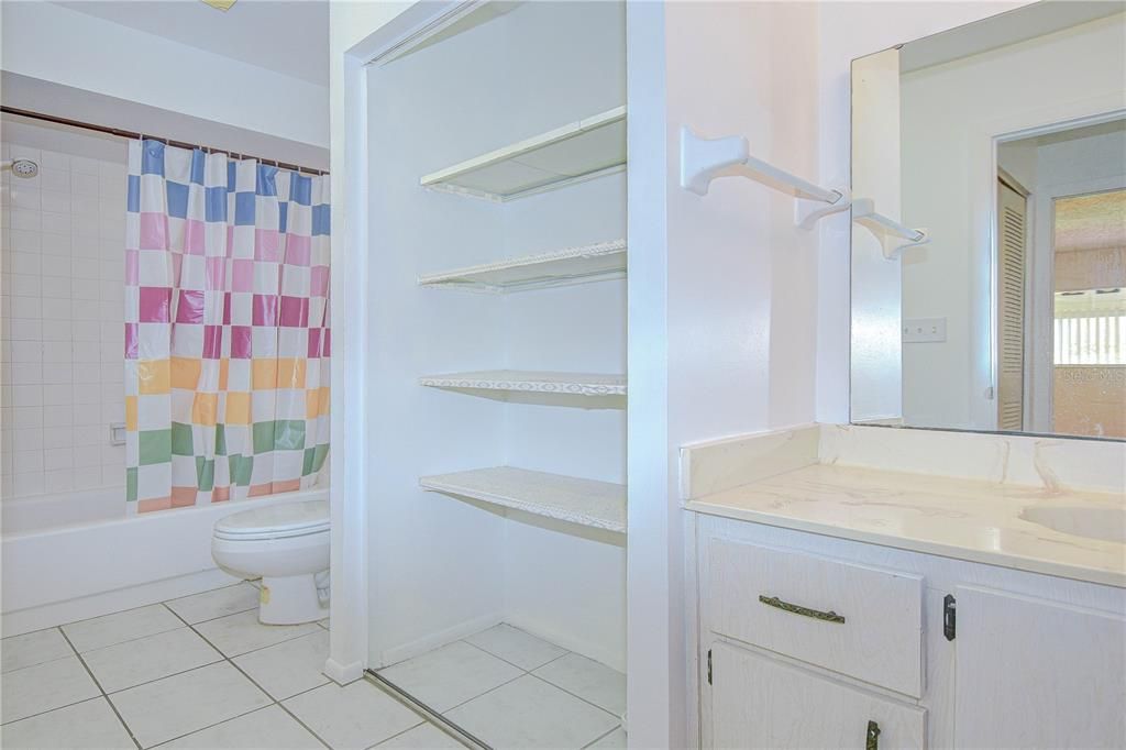 Activo con contrato: $89,900 (1 camas, 1 baños, 706 Pies cuadrados)