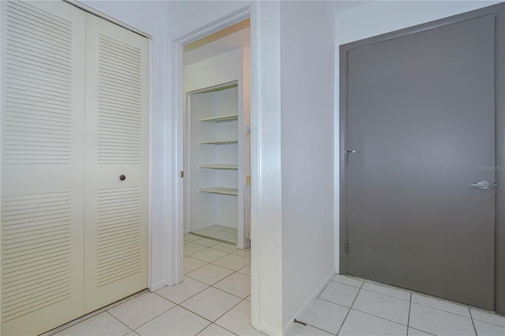Activo con contrato: $89,900 (1 camas, 1 baños, 706 Pies cuadrados)