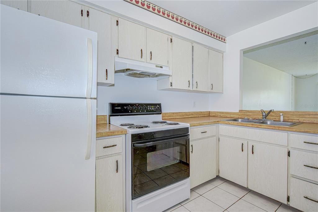 Activo con contrato: $89,900 (1 camas, 1 baños, 706 Pies cuadrados)