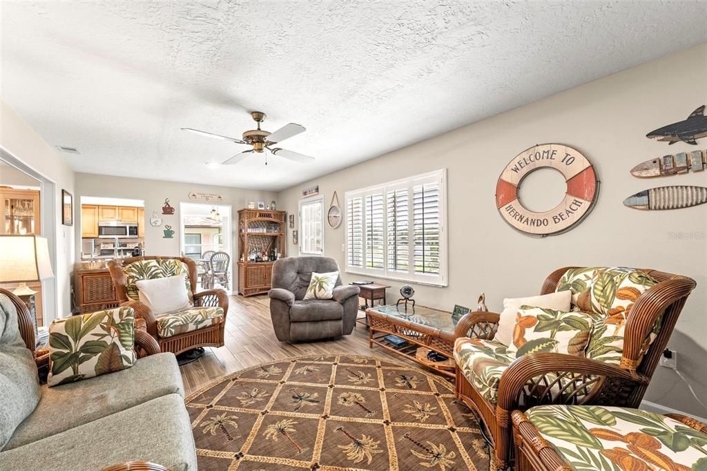 En Venta: $279,000 (2 camas, 2 baños, 1674 Pies cuadrados)