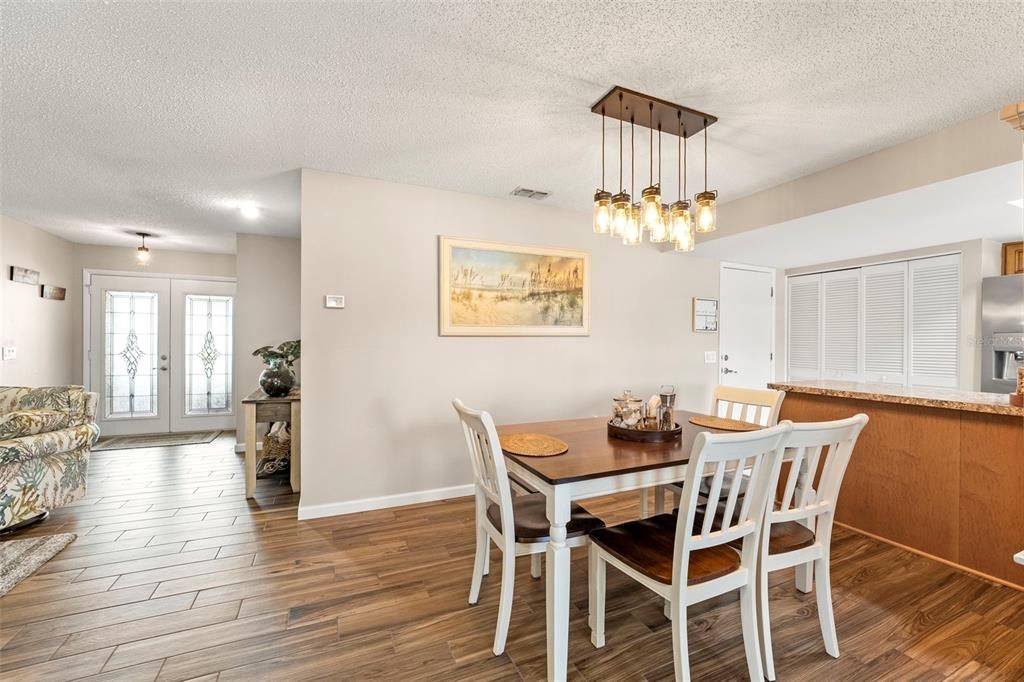 En Venta: $279,000 (2 camas, 2 baños, 1674 Pies cuadrados)