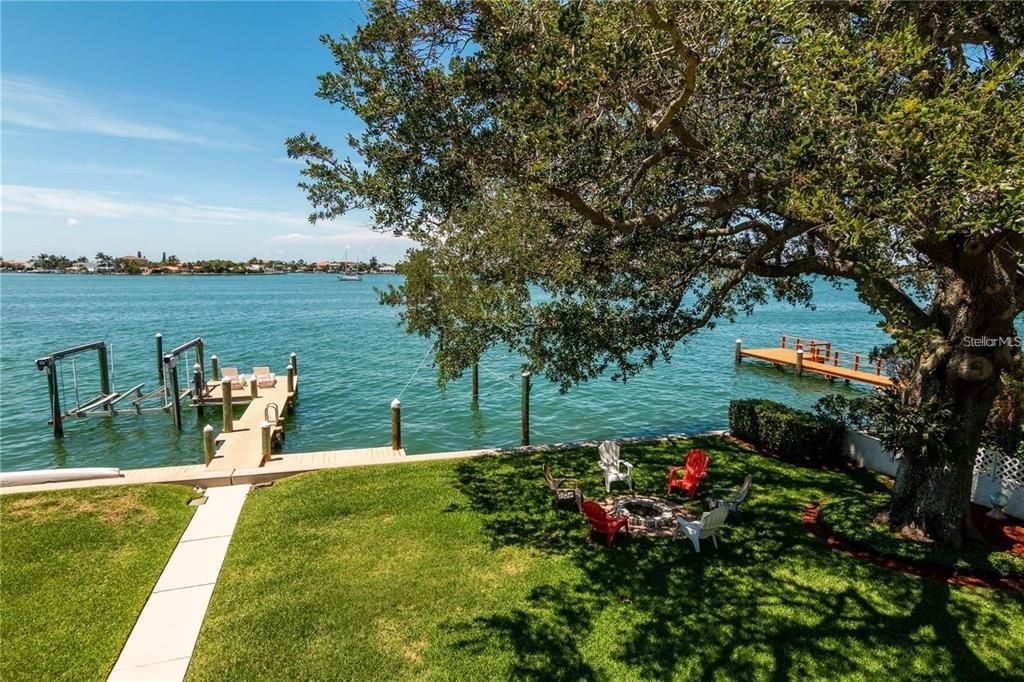 待售: $1,750,000 (0.32 acres)