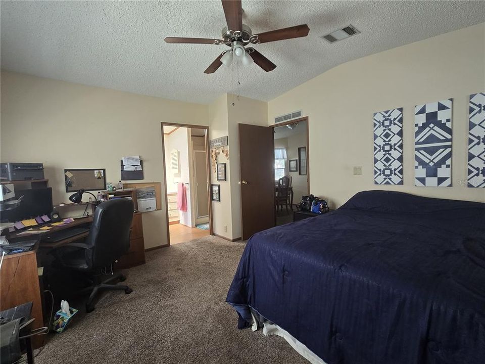 For Sale: $199,000 (3 beds, 2 baths, 1864 Square Feet)