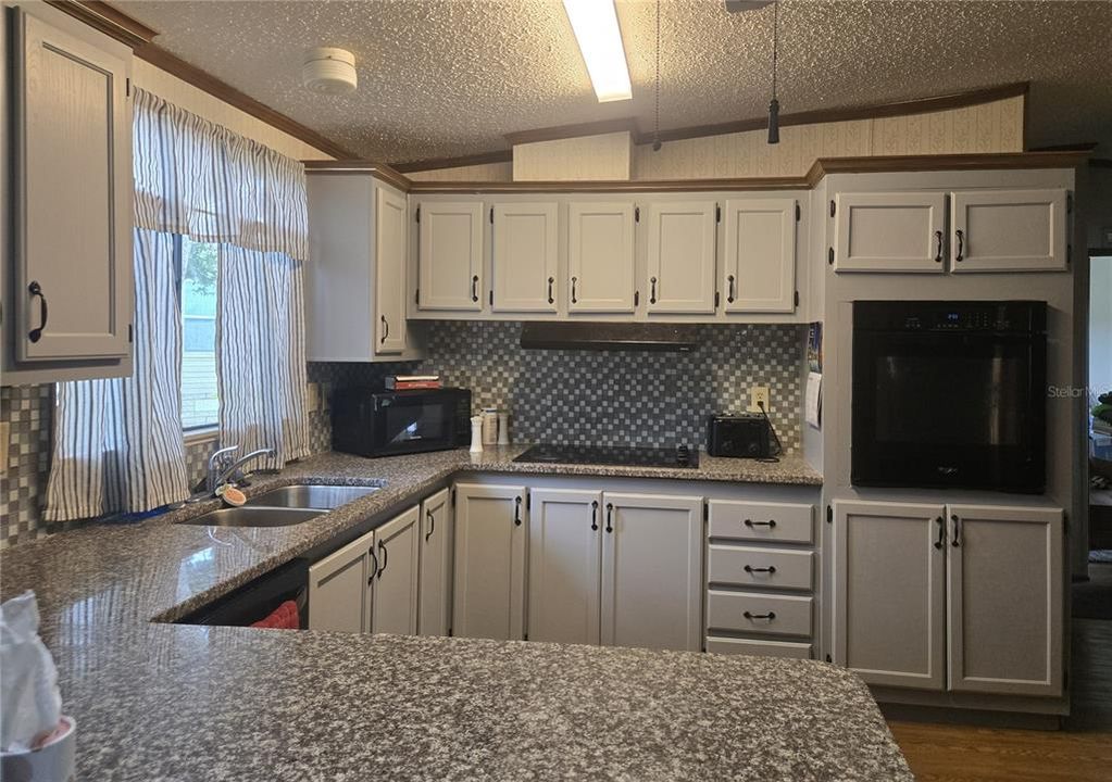 For Sale: $199,000 (3 beds, 2 baths, 1864 Square Feet)