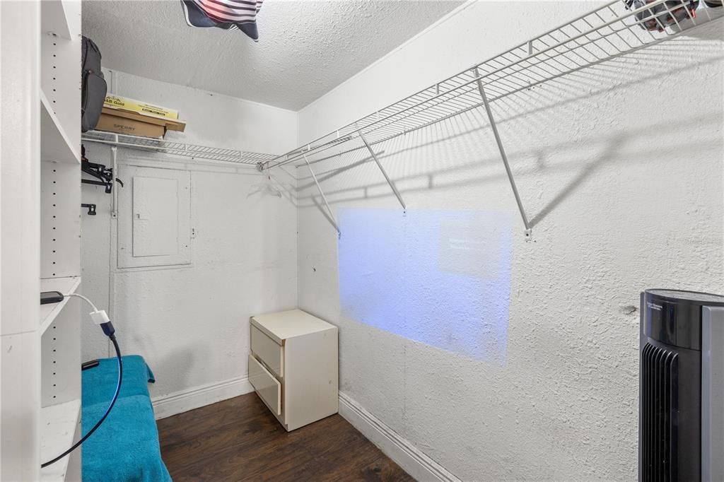 Activo con contrato: $155,000 (3 camas, 2 baños, 960 Pies cuadrados)