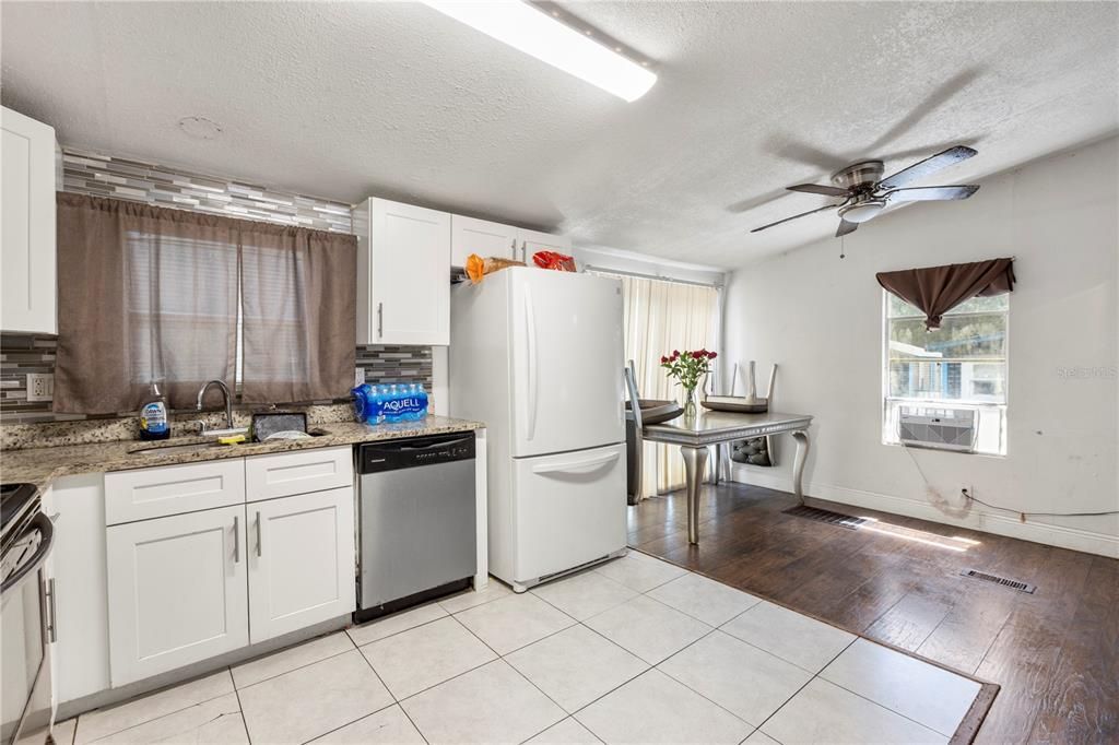 Activo con contrato: $155,000 (3 camas, 2 baños, 960 Pies cuadrados)