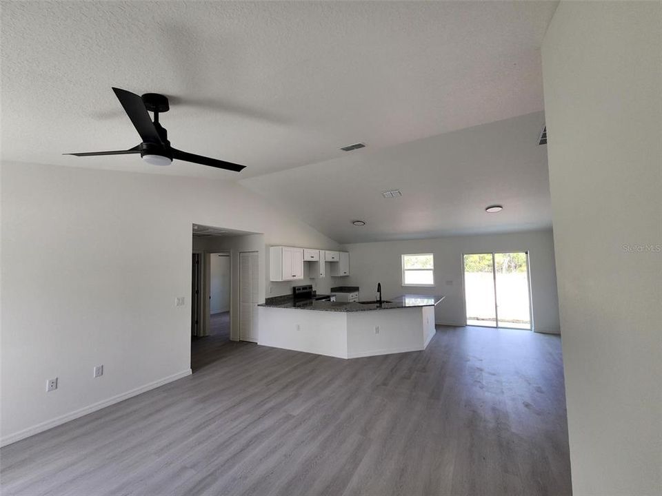 待售: $274,900 (3 贝兹, 2 浴室, 1394 平方英尺)