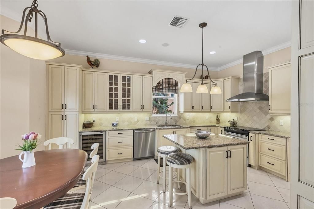 En Venta: $2,499,999 (5 camas, 5 baños, 3738 Pies cuadrados)