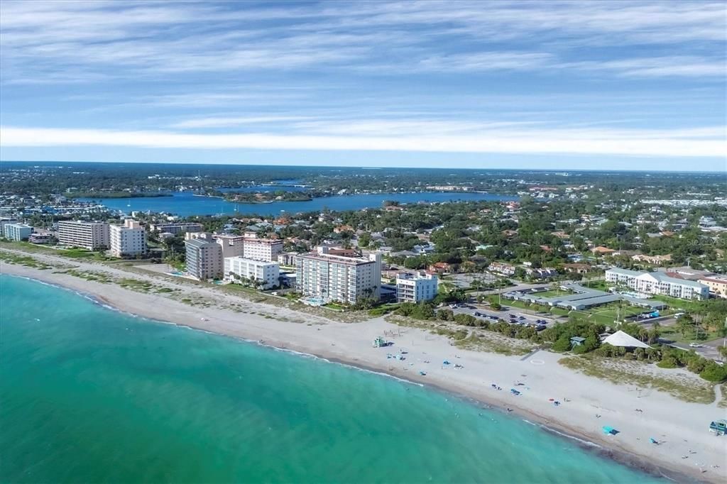 En Venta: $2,499,999 (5 camas, 5 baños, 3738 Pies cuadrados)