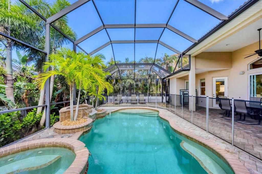 En Venta: $2,499,999 (5 camas, 5 baños, 3738 Pies cuadrados)