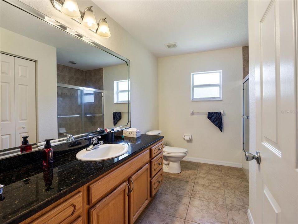 En Venta: $519,999 (3 camas, 3 baños, 2590 Pies cuadrados)