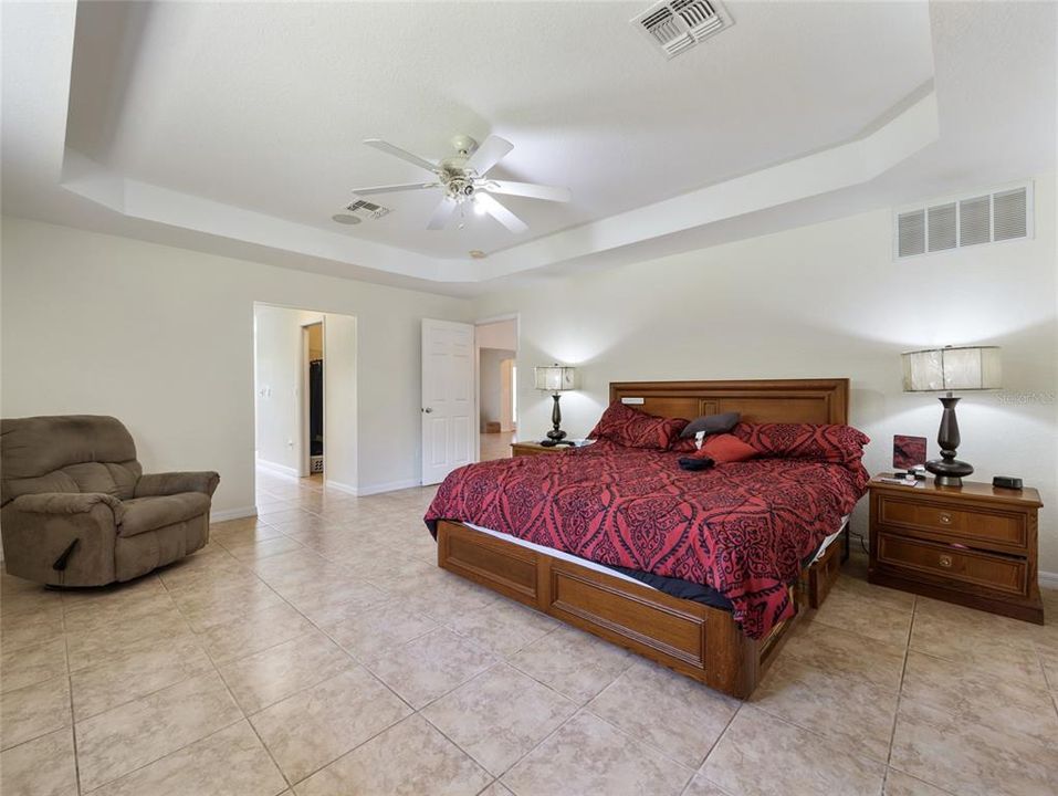 En Venta: $519,999 (3 camas, 3 baños, 2590 Pies cuadrados)