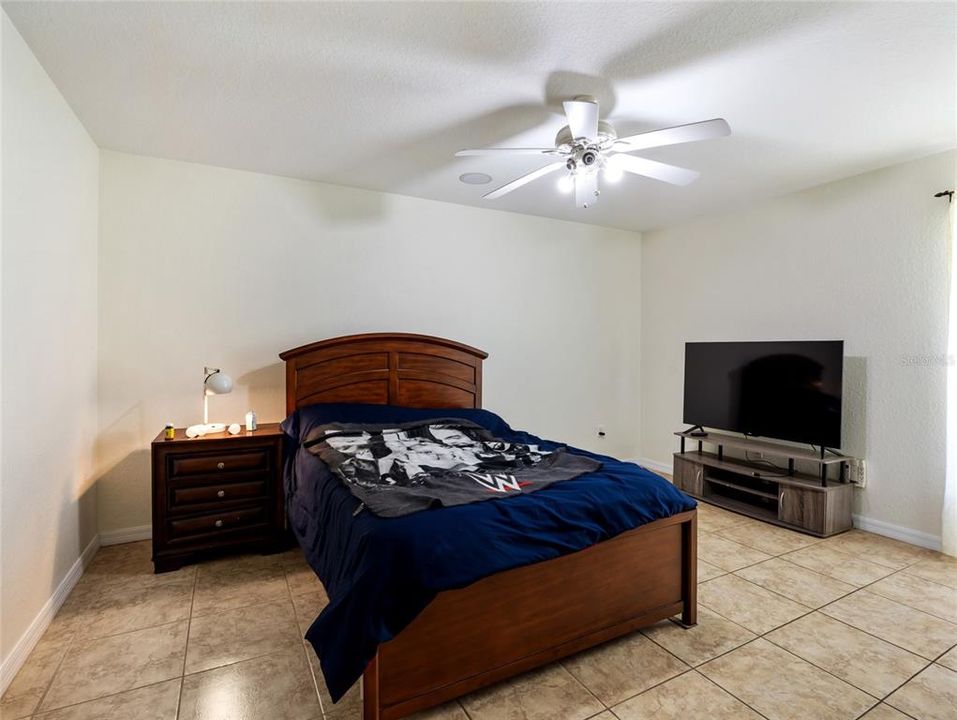 En Venta: $519,999 (3 camas, 3 baños, 2590 Pies cuadrados)