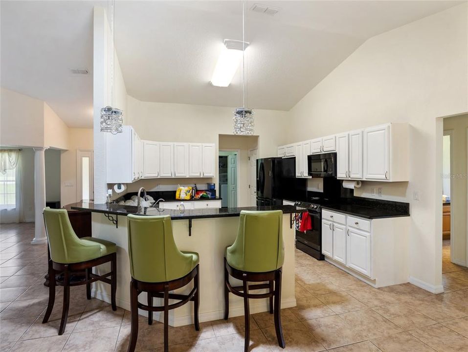 En Venta: $519,999 (3 camas, 3 baños, 2590 Pies cuadrados)