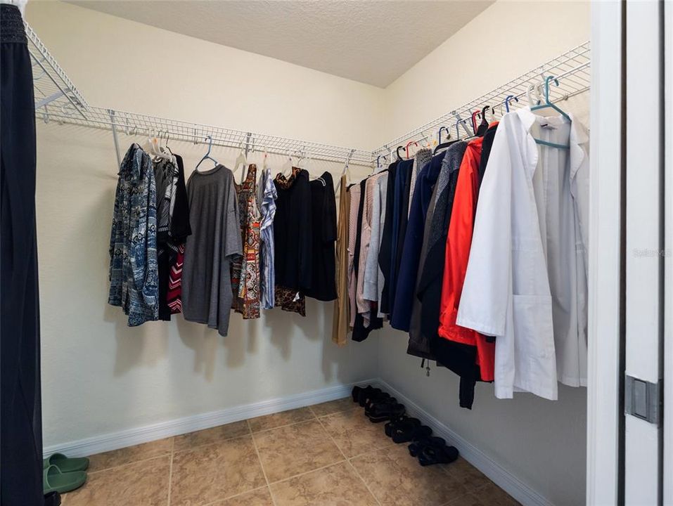 En Venta: $519,999 (3 camas, 3 baños, 2590 Pies cuadrados)