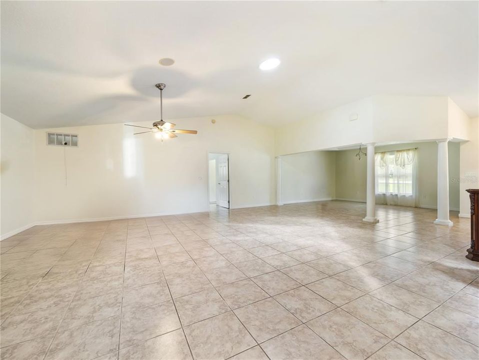 En Venta: $519,999 (3 camas, 3 baños, 2590 Pies cuadrados)