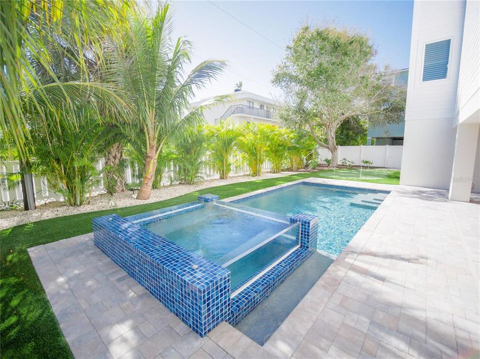 待售: $3,799,000 (8 贝兹, 6 浴室, 3859 平方英尺)