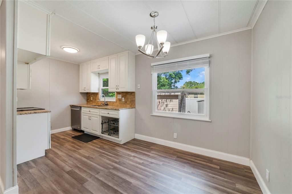 Active With Contract: $250,000 (3 beds, 2 baths, 1000 Square Feet)