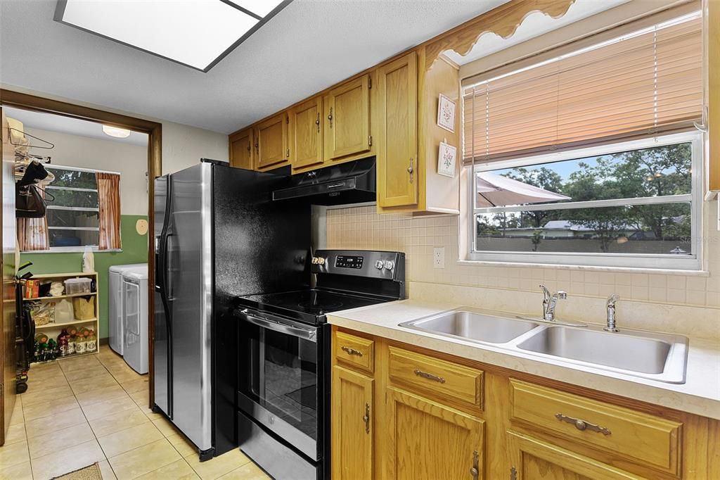 На продажу: $314,500 (3 спален, 2 ванн, 1316 Квадратных фут)