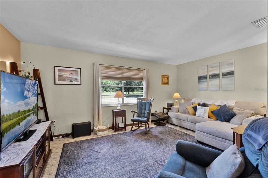 На продажу: $314,500 (3 спален, 2 ванн, 1316 Квадратных фут)