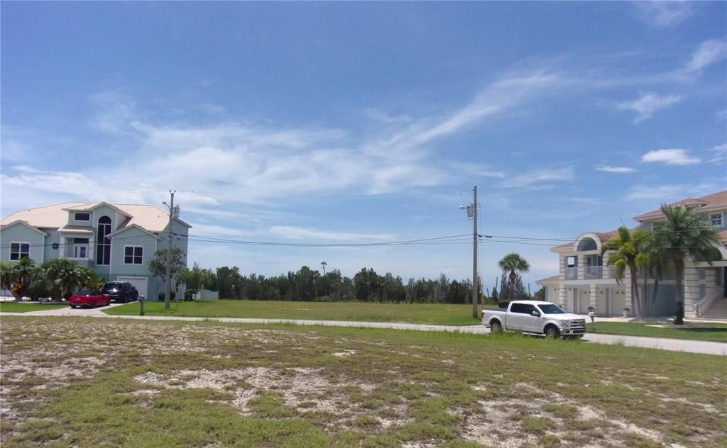 En Venta: $69,000 (0.19 acres)