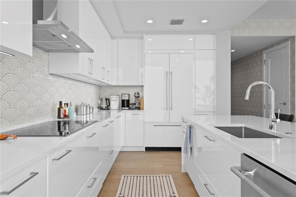 Activo con contrato: $2,375,000 (3 camas, 4 baños, 2712 Pies cuadrados)