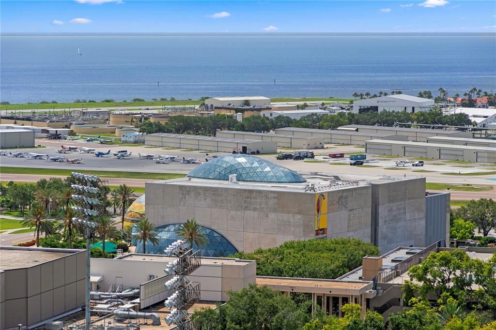 Activo con contrato: $2,375,000 (3 camas, 4 baños, 2712 Pies cuadrados)