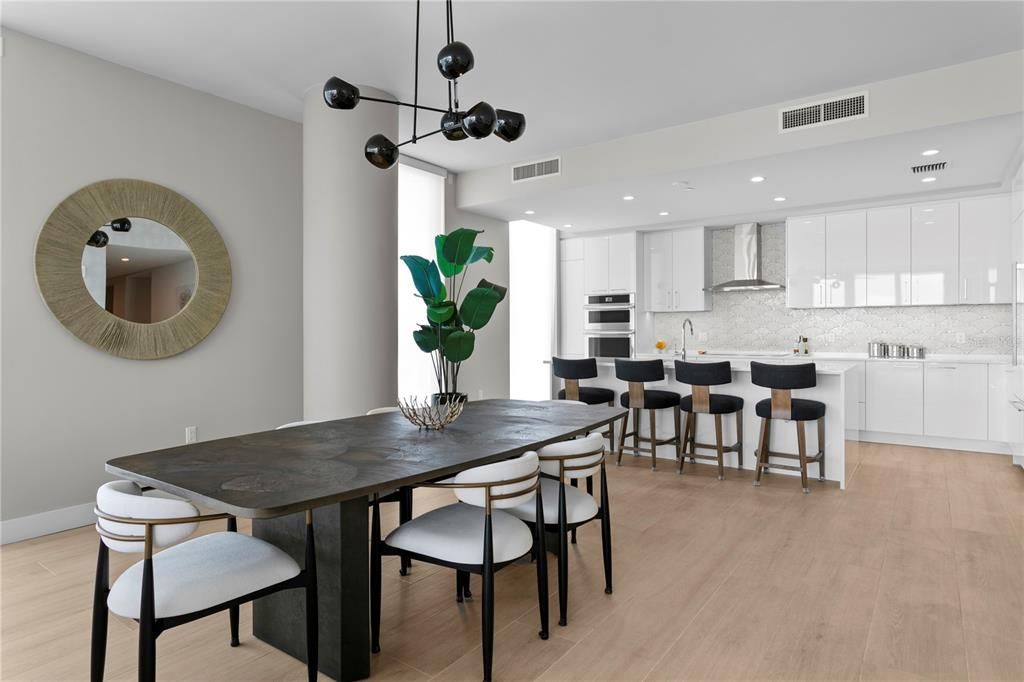 Activo con contrato: $2,375,000 (3 camas, 4 baños, 2712 Pies cuadrados)