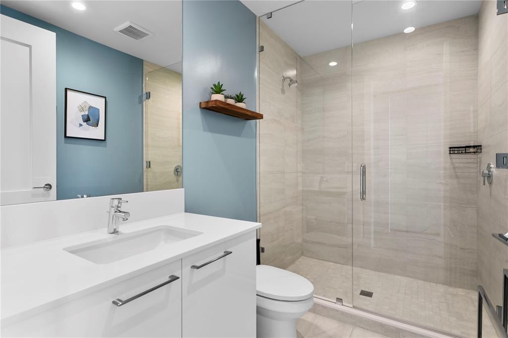 Activo con contrato: $2,375,000 (3 camas, 4 baños, 2712 Pies cuadrados)