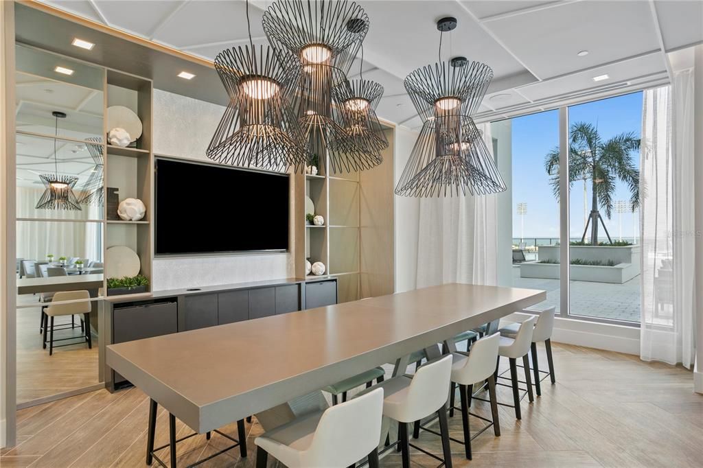 Activo con contrato: $2,375,000 (3 camas, 4 baños, 2712 Pies cuadrados)