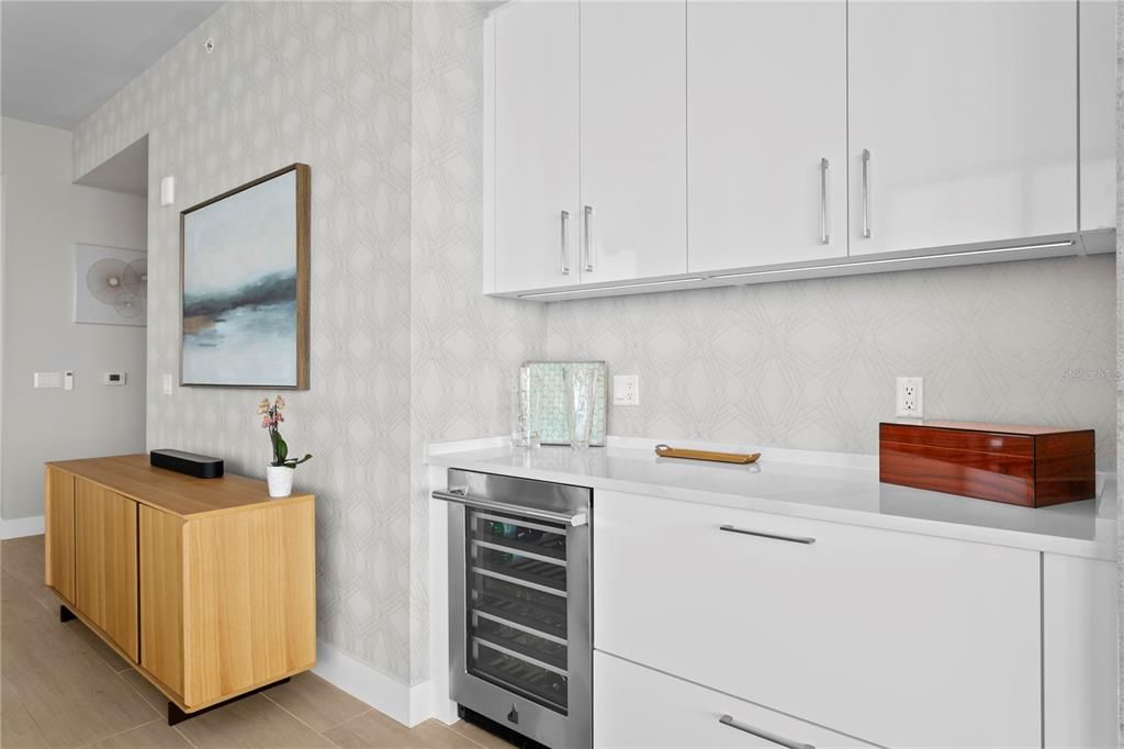 Activo con contrato: $2,375,000 (3 camas, 4 baños, 2712 Pies cuadrados)