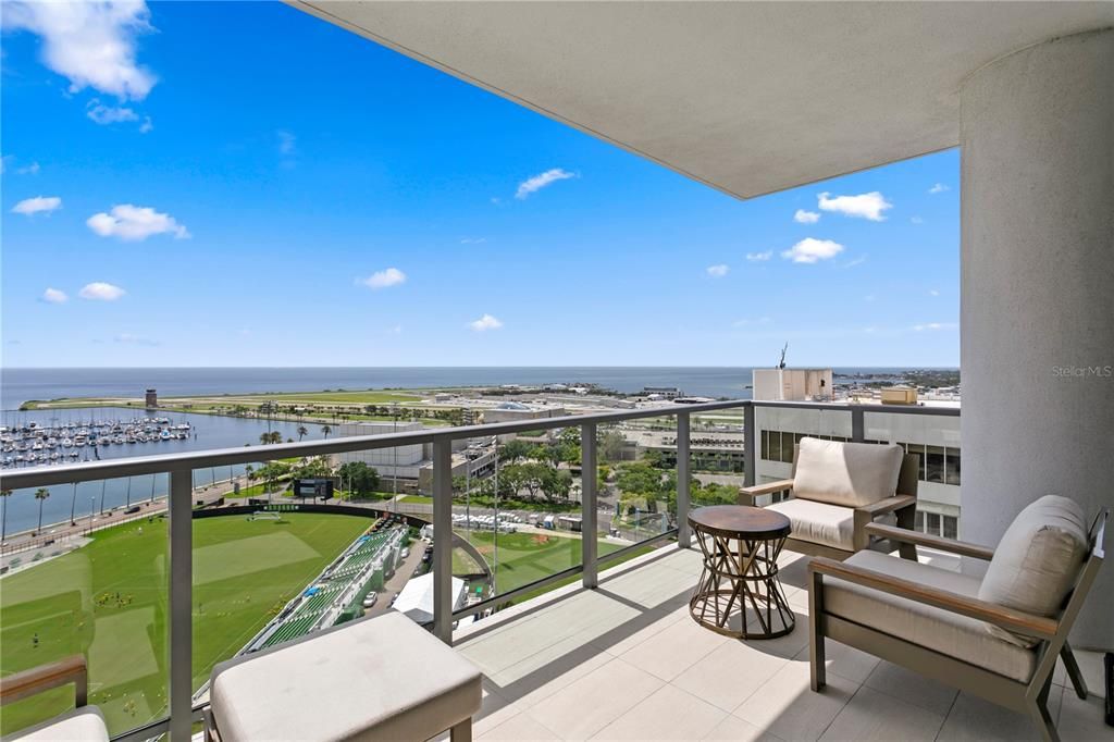 Activo con contrato: $2,375,000 (3 camas, 4 baños, 2712 Pies cuadrados)