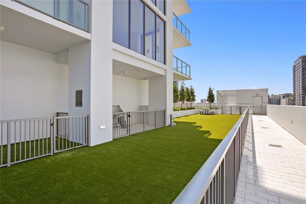 Activo con contrato: $2,375,000 (3 camas, 4 baños, 2712 Pies cuadrados)