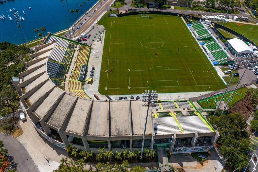 Activo con contrato: $2,375,000 (3 camas, 4 baños, 2712 Pies cuadrados)