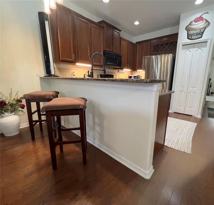 En Venta: $450,000 (3 camas, 2 baños, 2208 Pies cuadrados)