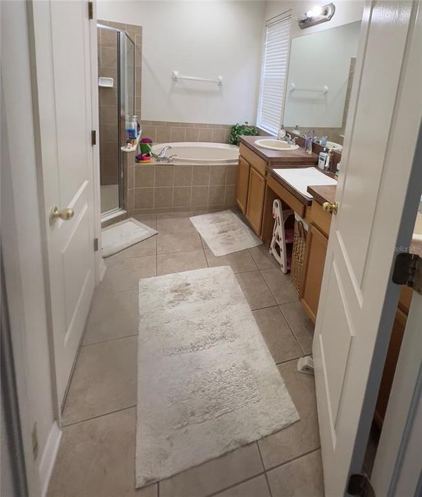 En Venta: $450,000 (3 camas, 2 baños, 2208 Pies cuadrados)