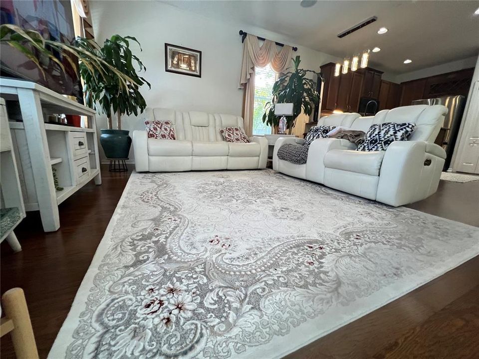 En Venta: $450,000 (3 camas, 2 baños, 2208 Pies cuadrados)