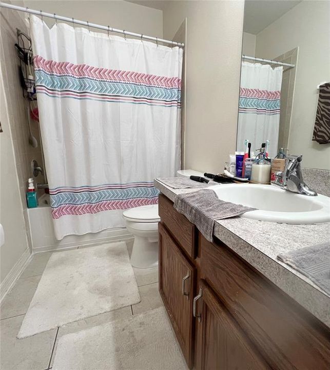 En Venta: $450,000 (3 camas, 2 baños, 2208 Pies cuadrados)