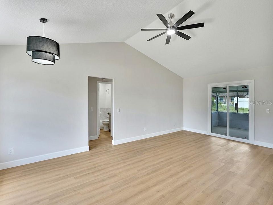 Active With Contract: $264,900 (3 beds, 2 baths, 1122 Square Feet)