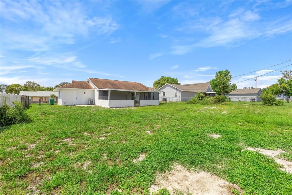 Active With Contract: $264,900 (3 beds, 2 baths, 1122 Square Feet)